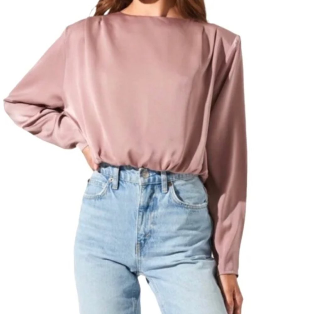NEW ASTR Pleated Shoulder Long Sleeve Shirt